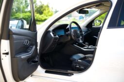 
										BMW 330e full									