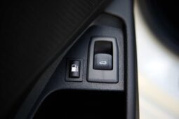 
										BMW 330e full									