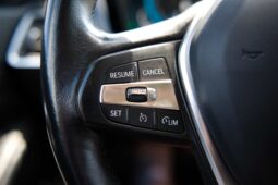 
										BMW 330e full									