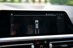 
										BMW 330e full									