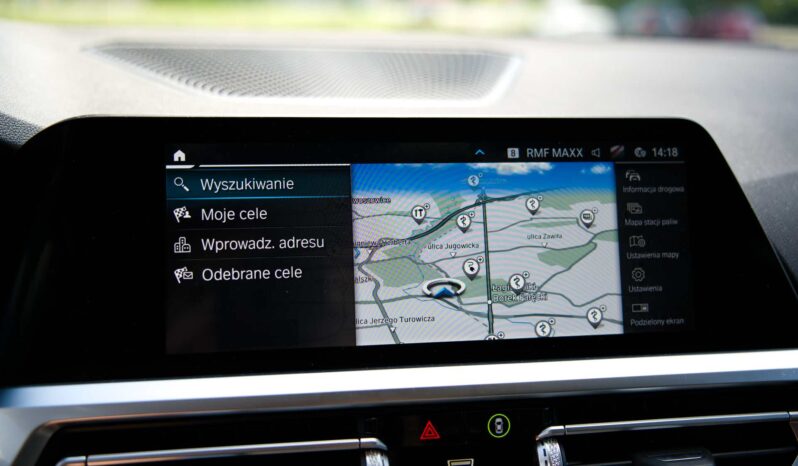 
								BMW 330e full									
