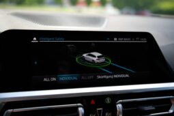 
										BMW 330e full									