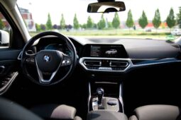 
										BMW 330e full									