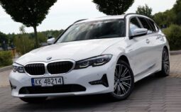 
										BMW 330e full									
