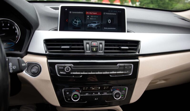 
								BMW X1 full									