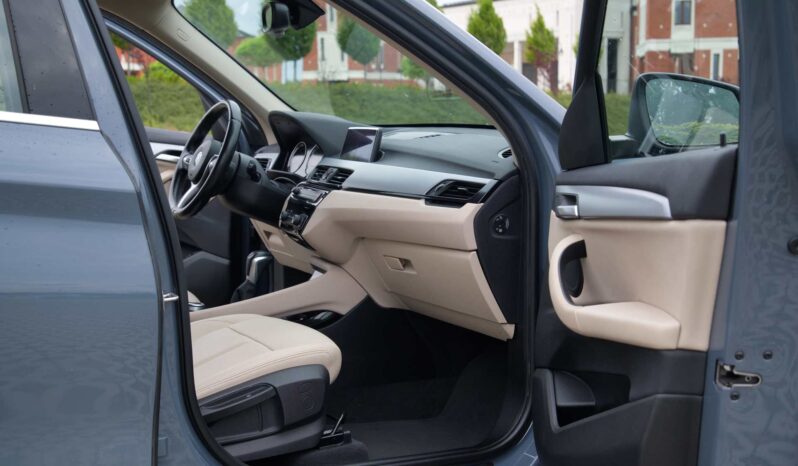 
								BMW X1 full									