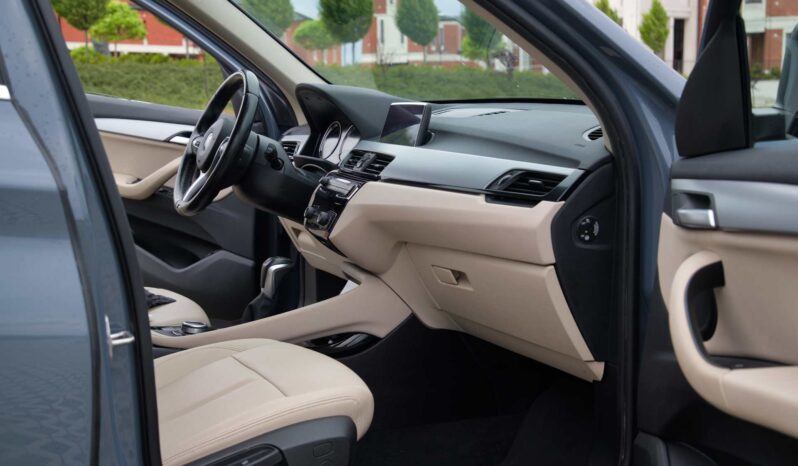 
								BMW X1 full									