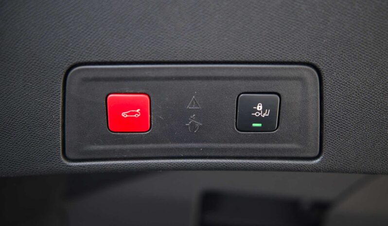 
								Peugeot 508 full									