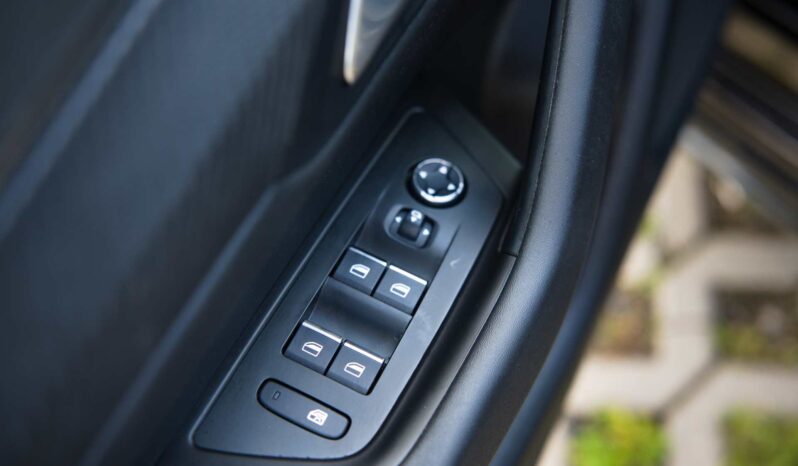 
								Peugeot 508 full									