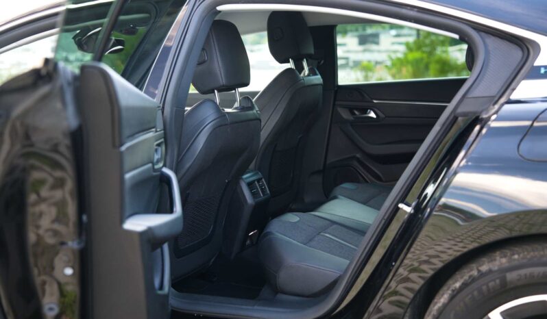 
								Peugeot 508 full									