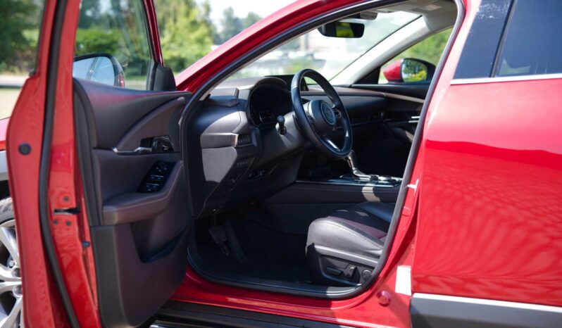 
								Mazda CX-30 full									