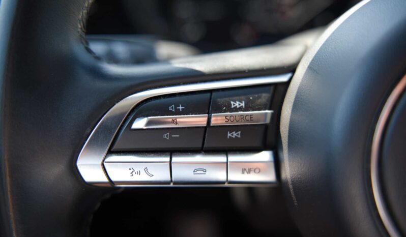 
								Mazda CX-30 full									