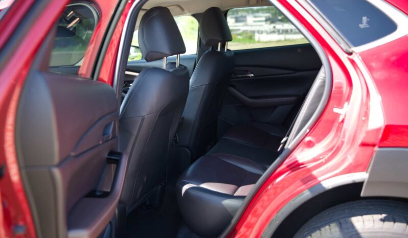 
								Mazda CX-30 full									