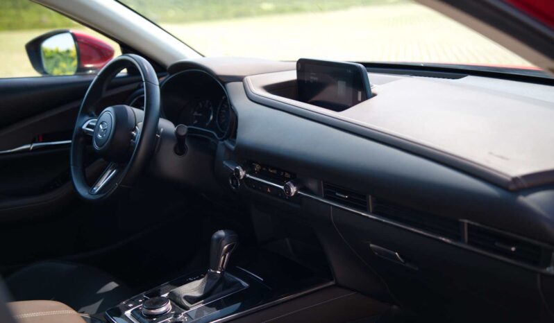 
								Mazda CX-30 full									