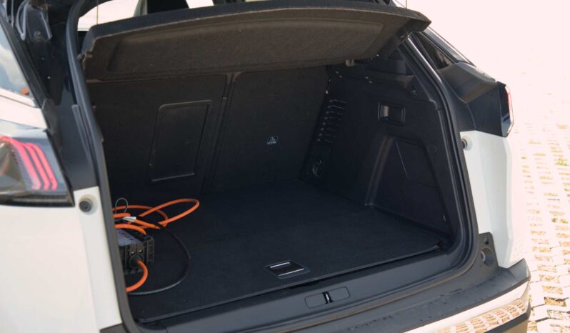 
								Peugeot 3008 full									