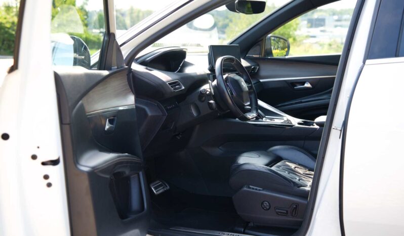 
								Peugeot 3008 full									