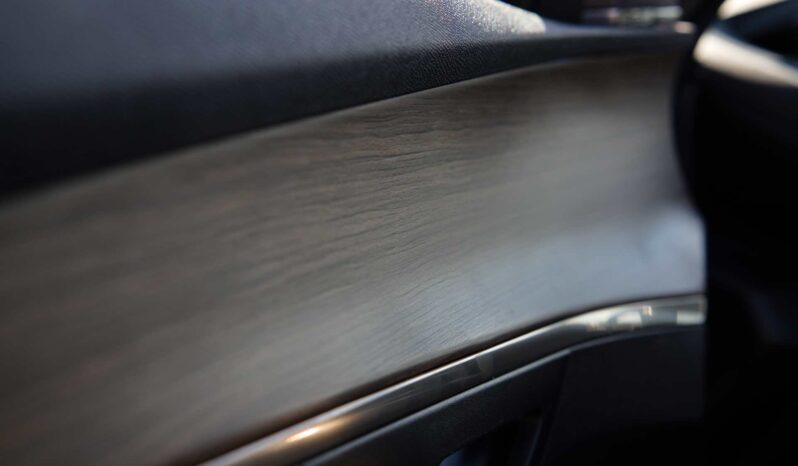 
								Peugeot 3008 full									