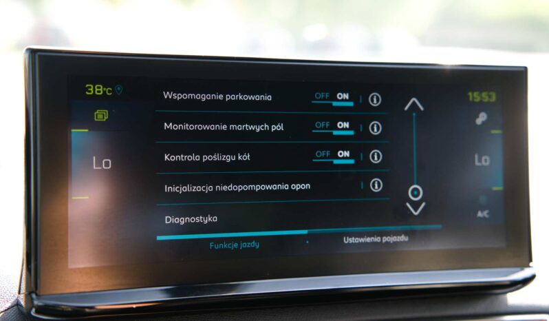 
								Peugeot 3008 full									