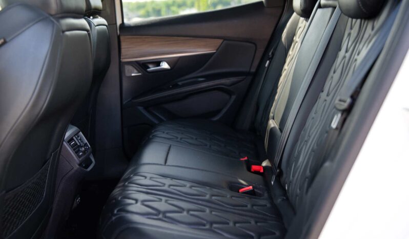
								Peugeot 3008 full									