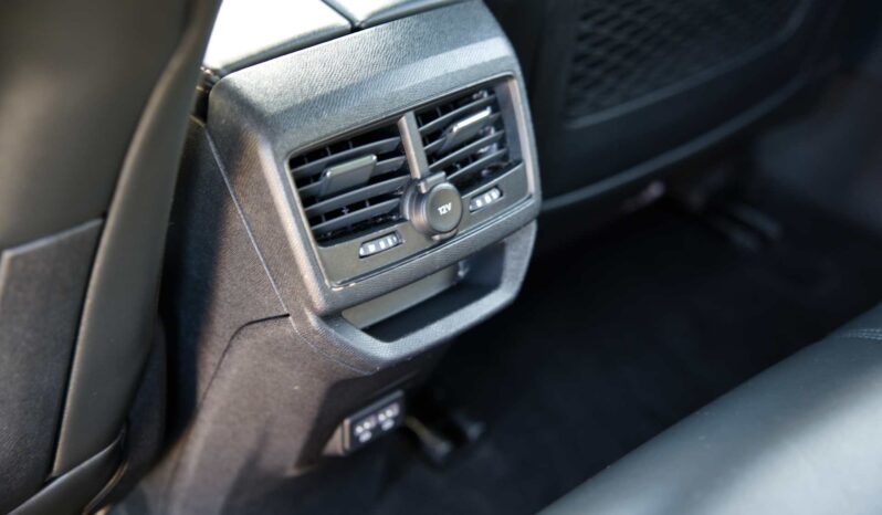 
								Peugeot 3008 full									