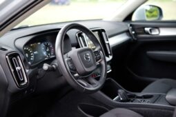 
										Volvo XC40 full									