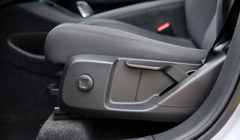 
								Volvo XC40 full									