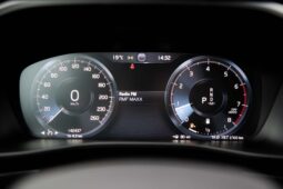 
										Volvo XC40 full									