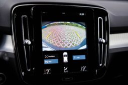 
										Volvo XC40 full									