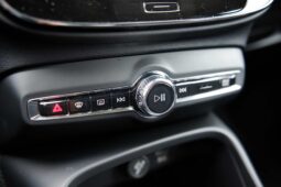 
										Volvo XC40 full									
