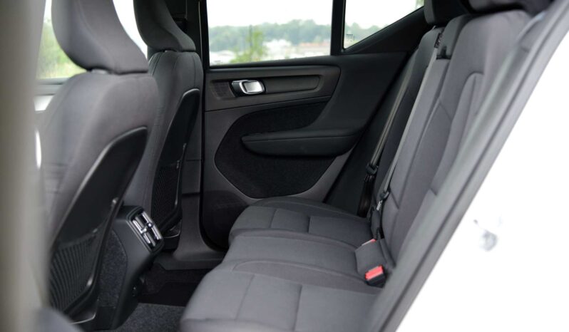 
								Volvo XC40 full									