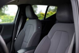 
										Volvo XC40 full									