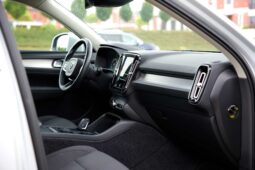 
										Volvo XC40 full									