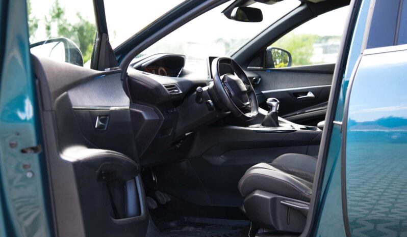 
								Peugeot 5008 full									