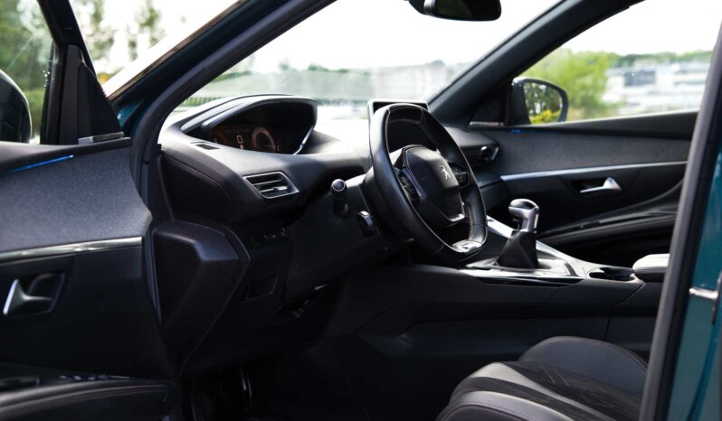 
								Peugeot 5008 full									