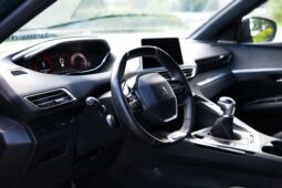 
										Peugeot 5008 full									