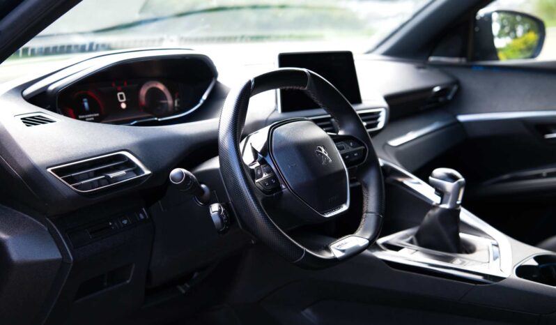 
								Peugeot 5008 full									
