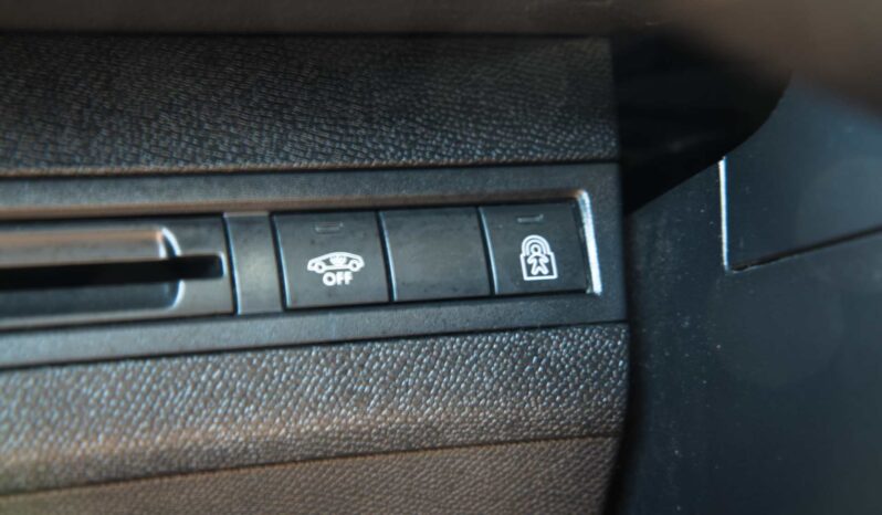 
								Peugeot 5008 full									