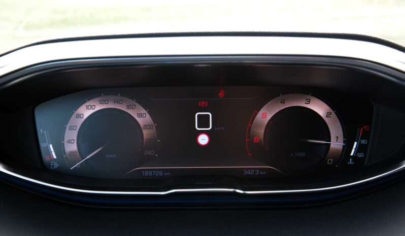 
								Peugeot 5008 full									
