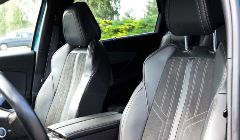 
								Peugeot 5008 full									