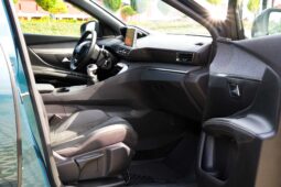 
										Peugeot 5008 full									