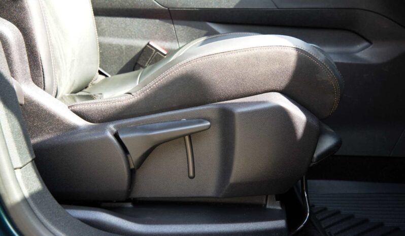 
								Peugeot 5008 full									