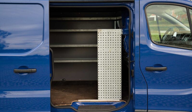 
								Opel Vivaro full									