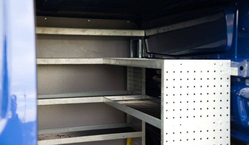 
								Opel Vivaro full									