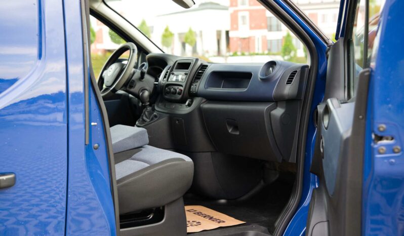 
								Opel Vivaro full									