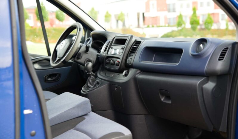
								Opel Vivaro full									