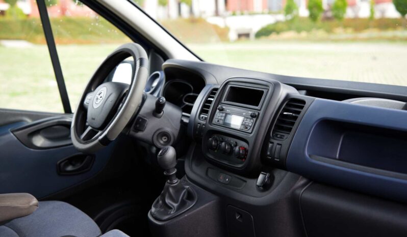 
								Opel Vivaro full									