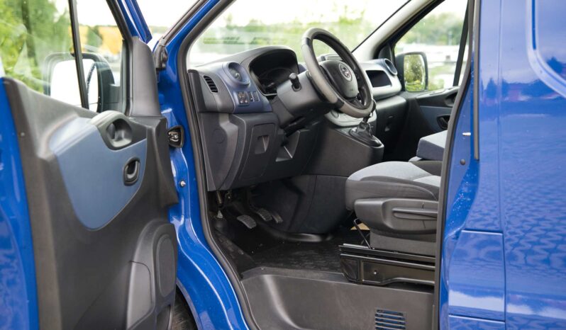 
								Opel Vivaro full									