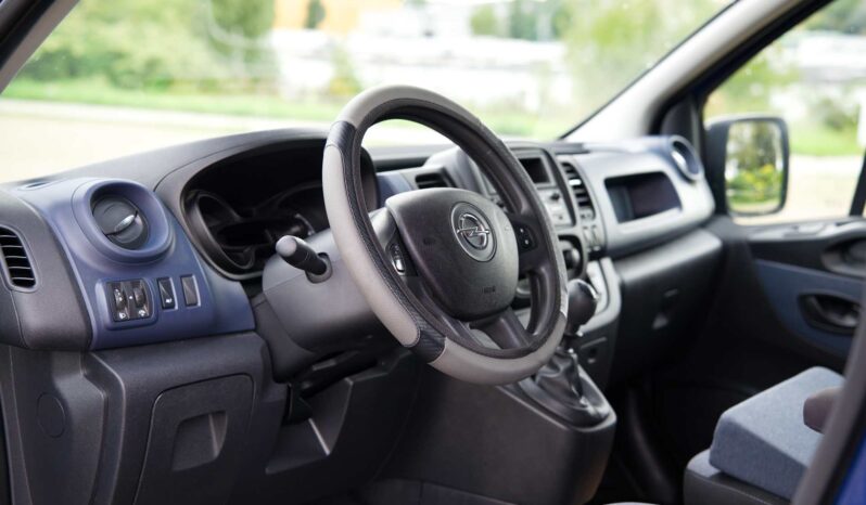 
								Opel Vivaro full									