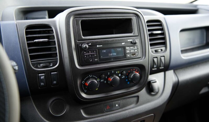 
								Opel Vivaro full									